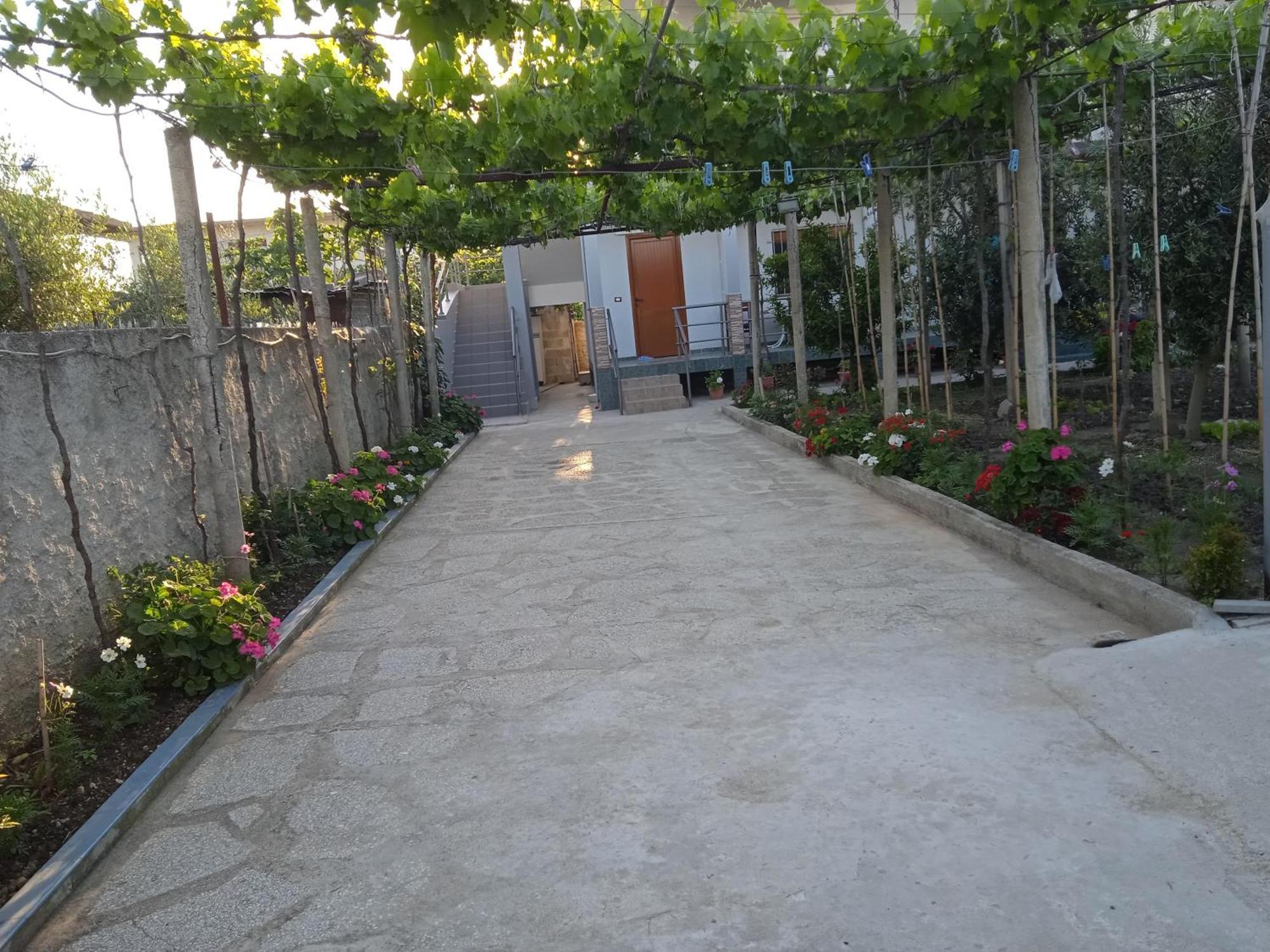 Vila N Dervishi Vlorë エクステリア 写真
